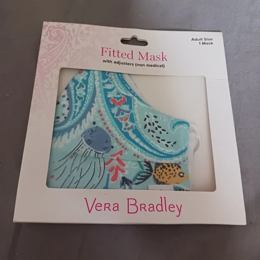 NWT! VERA BRADLEY FITTED FACE MASK